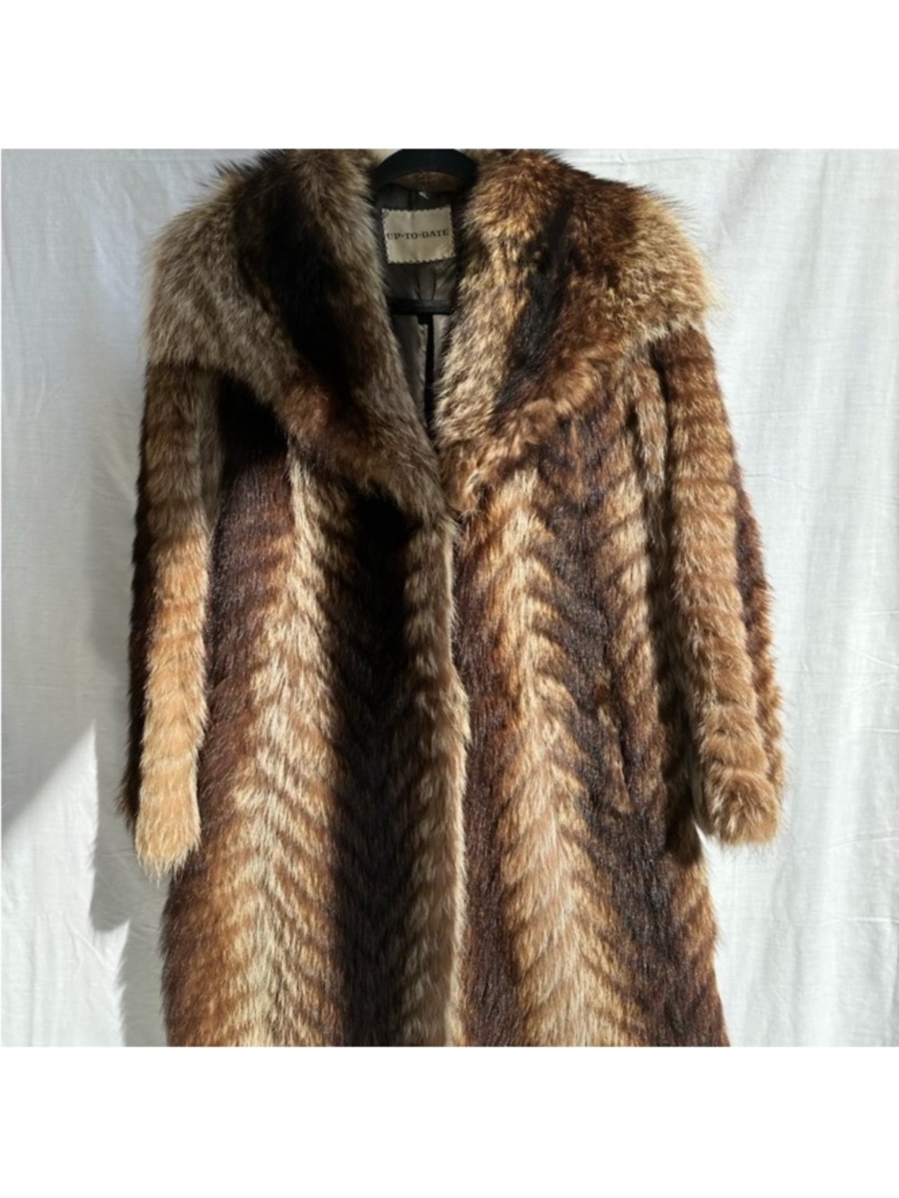 Luxurious Brown Short Raccon Mixed-Fur Women's Coat
